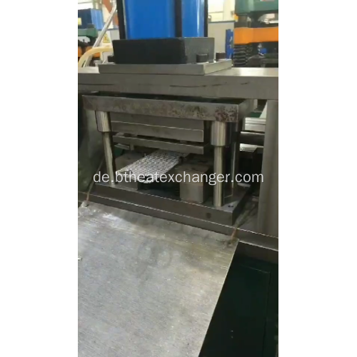 Doppel-Servo-Hole-Punching-Schneidflossenmaschine